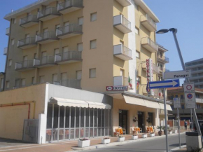  Hotel Lido  Лидо Ди Помпоза